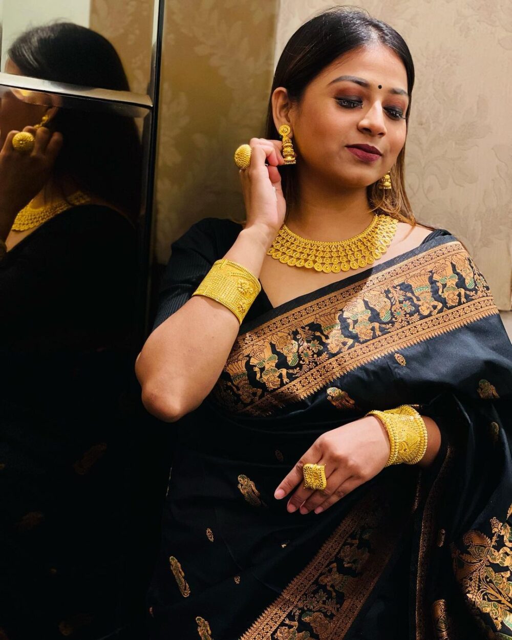 Black Silk Blend Woven Design Saree for Women | Traditional Ethnic Wear | Just Ethnic - Image 2