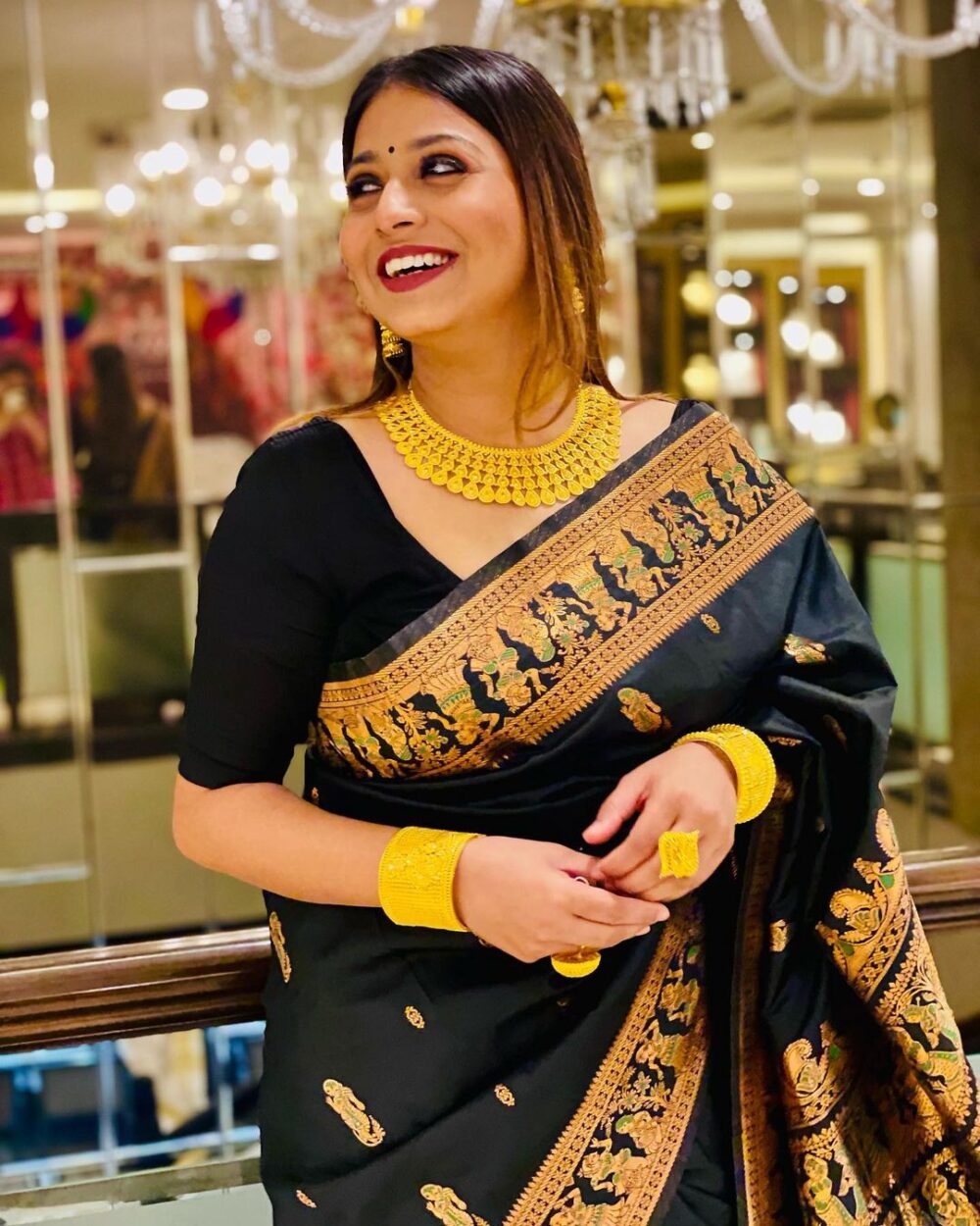 Black Silk Blend Woven Design Saree for Women | Traditional Ethnic Wear | Just Ethnic - Image 3